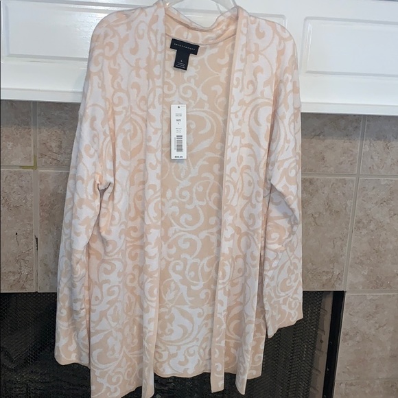 Sweater size L new with tags - Picture 1 of 2